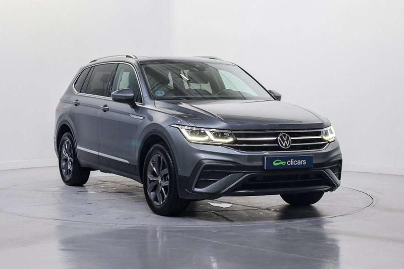 Usado VW Tiguan Allspace Life 150 CV (110 kW) 2022 Gris SUV