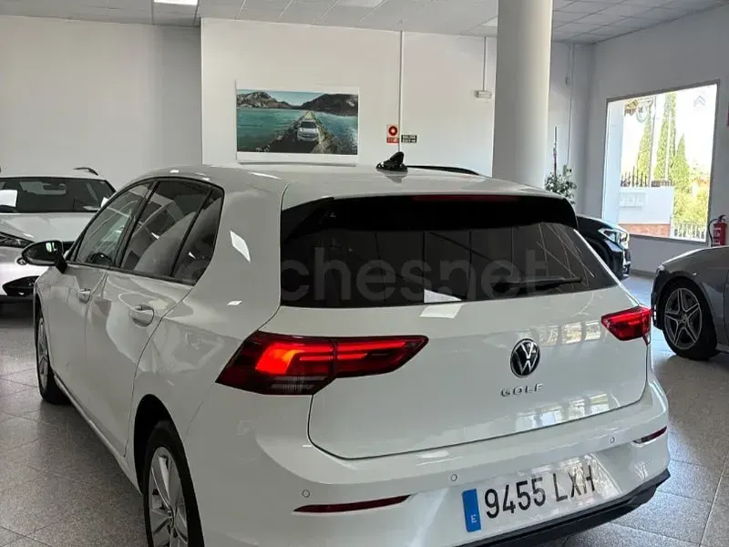 Usado VW Golf VIII Life 115 CV (84 kW) 2022 Blanco Berlina