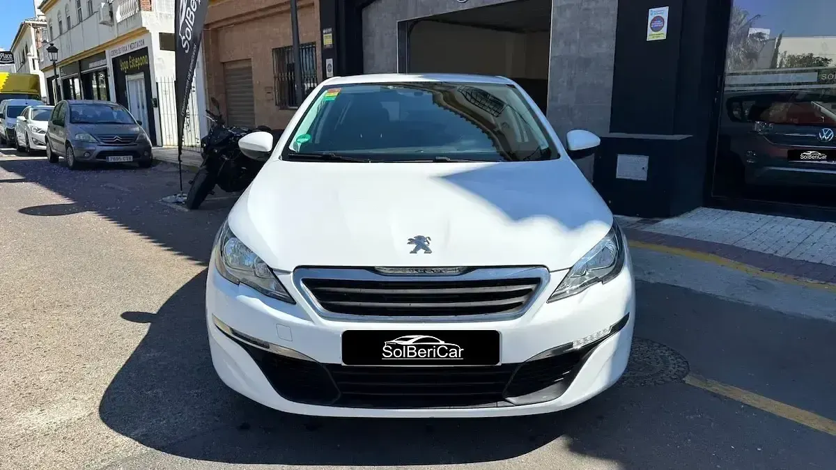 Usado Peugeot 308 Business-Line 100 CV (73 kW) 2017 Blanco