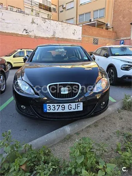 Usado Seat Leon Sport 125 CV (91 kW) 2008 Negro Utilitario