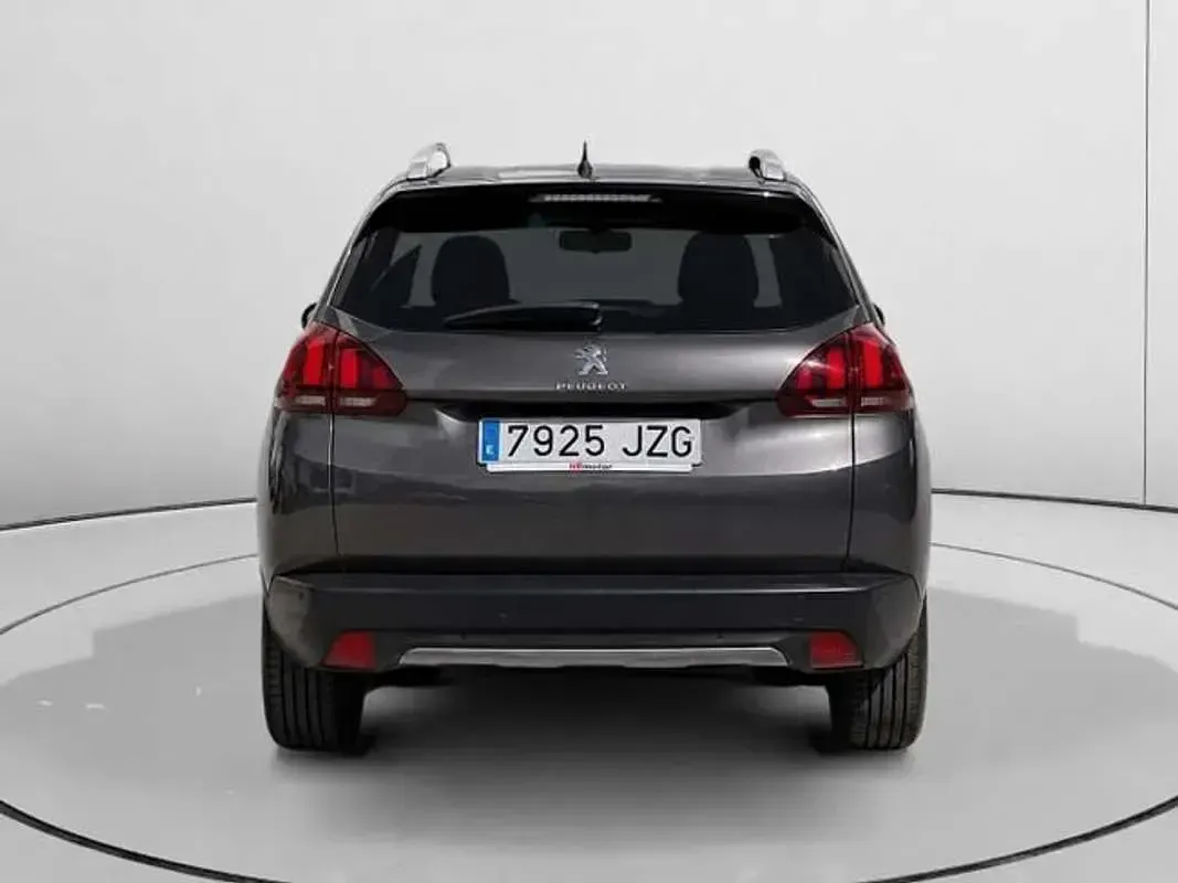 Usado Peugeot 2008 Style 99 CV (72 kW) 2017 Gris SUV