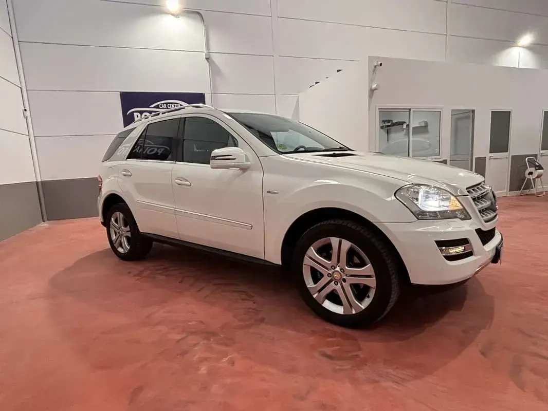 Usado Mercedes ML300 204 CV (150 kW) 2011 Blanco SUV