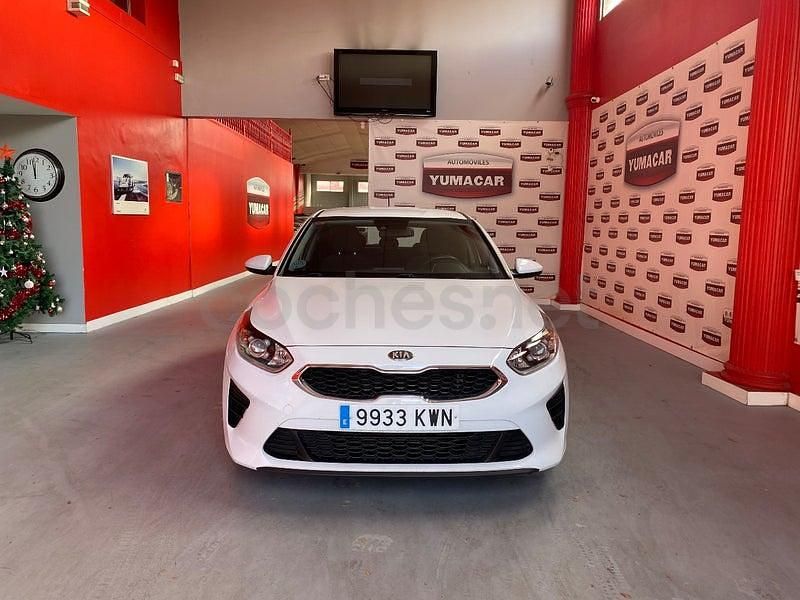 Usado Kia Ceed 115 CV (84 kW) 2019 Blanco Utilitario