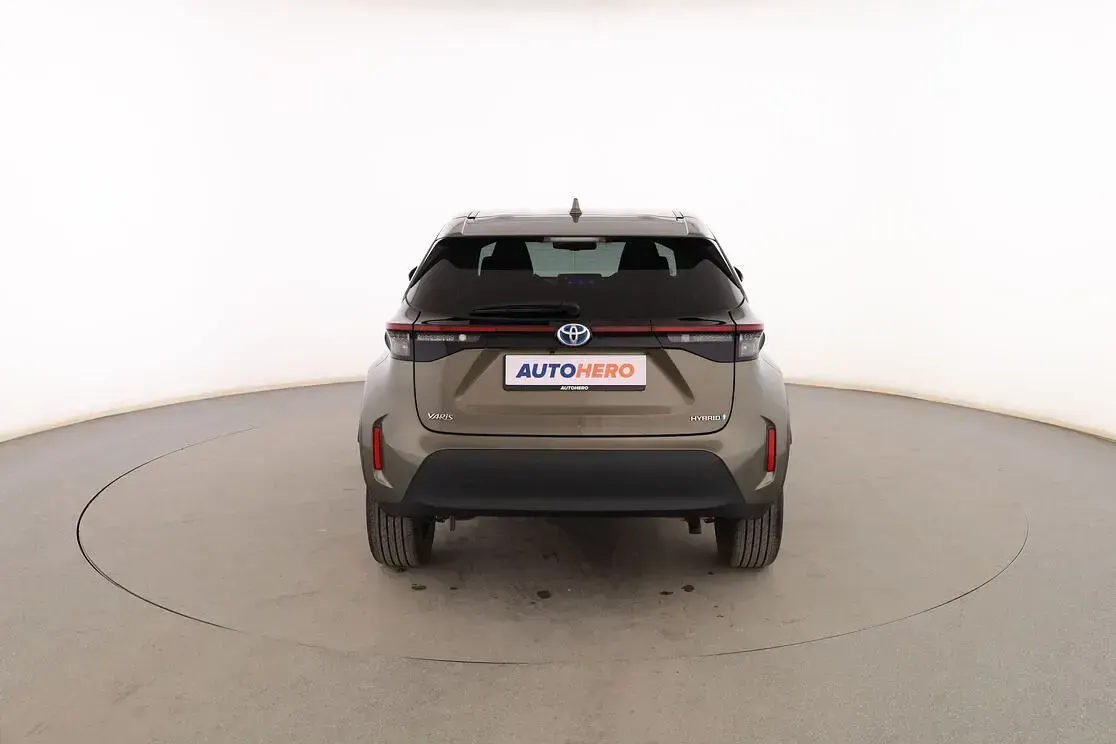 Usado Toyota Yaris Cross Style 116 CV (85 kW) 2022 Verde SUV