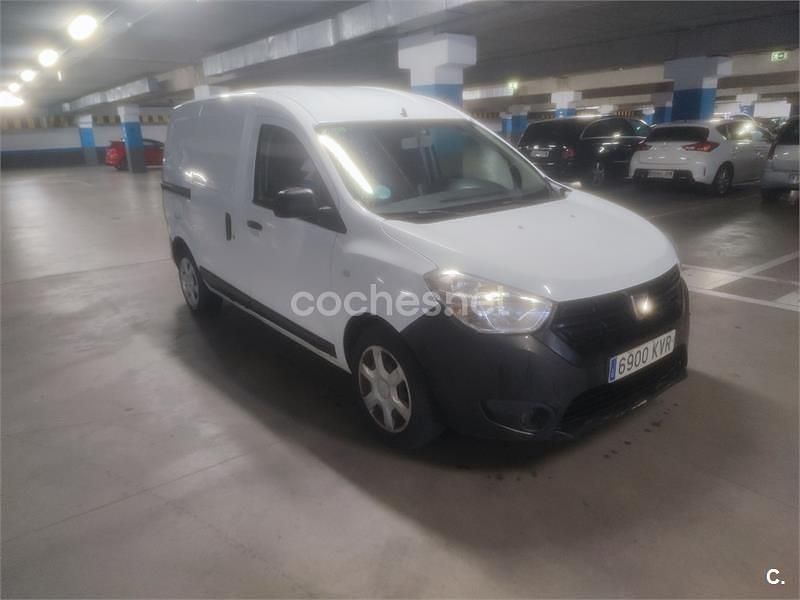 Usado Dacia Dokker Essentiel 95 CV (69 kW) 2019 Blanco Monovolumen