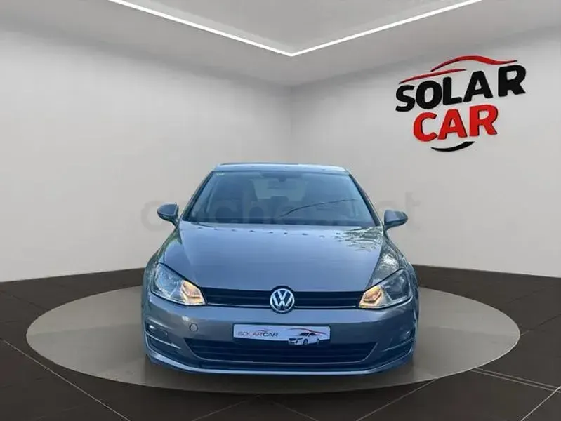 Usado VW Golf VII Advance 105 CV (77 kW) 2015 Gris / plata Berlina