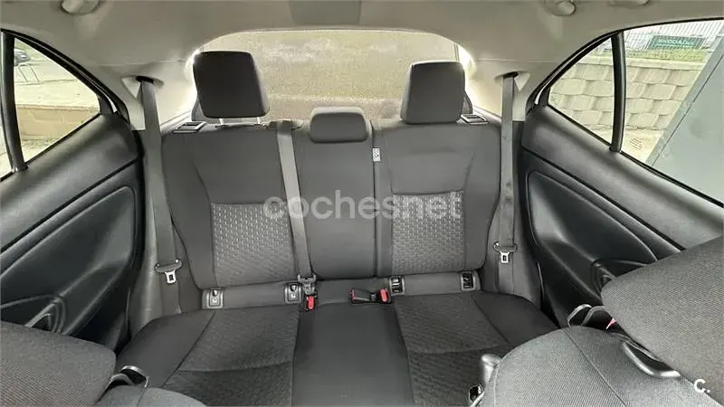 Używany Toyota Yaris Cross Business Edition 130 KM (95 kW) 2025 Biały SUV