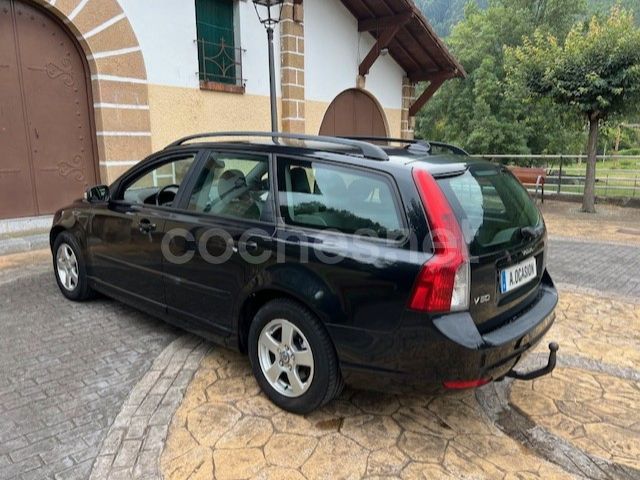 Usado Volvo V50 Summum 125 CV (91 kW) 2007 Negro Familiar