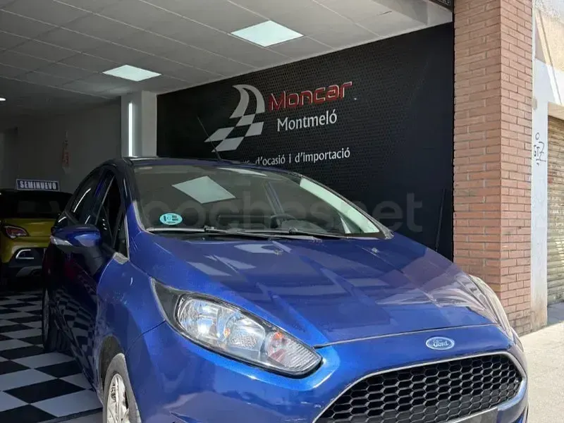 Usado Ford Fiesta Trend 82 CV (60 kW) 2016 Azul Utilitario