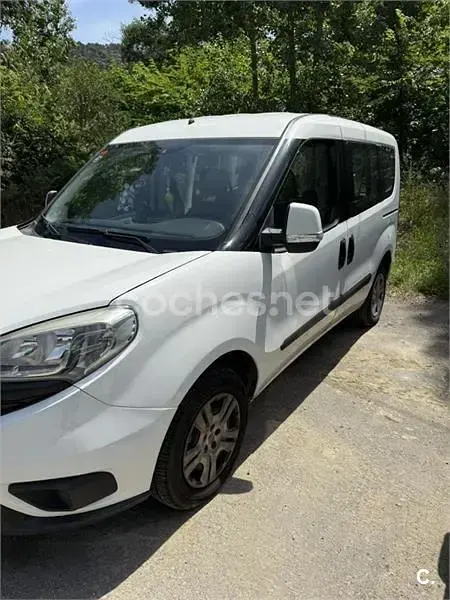 Usado Fiat Doblò Easy 90 CV (66 kW) 2016 Blanco Monovolumen