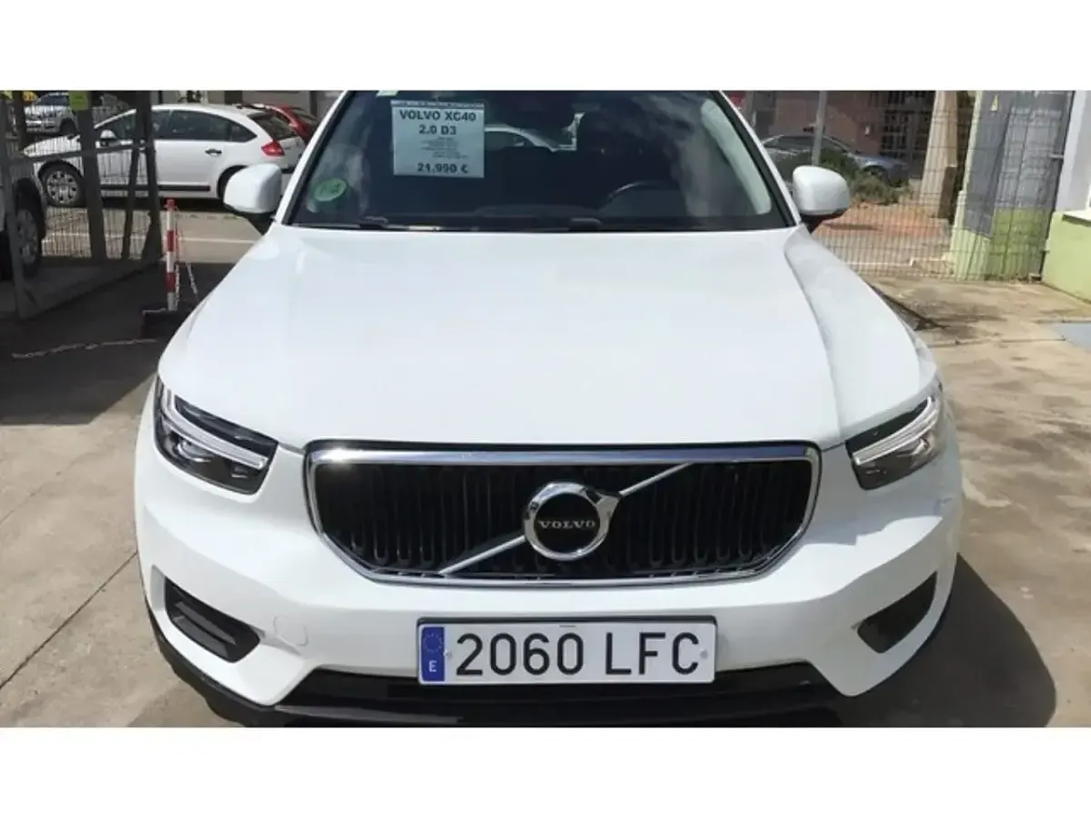 Usado Volvo XC40 163 CV (119 kW) 2020 Blanco SUV