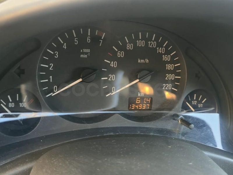 Usado Opel Corsa Club 75 CV (55 kW) 2001 Marrón Utilitario