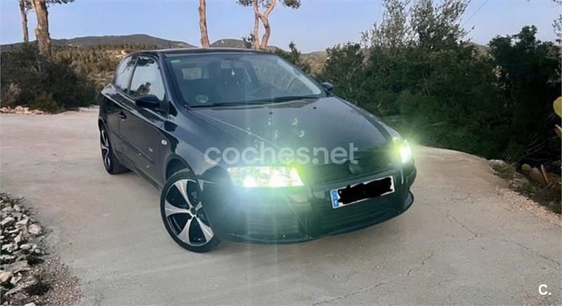 Usado Fiat Stilo Feel 95 CV (69 kW) 2006 Negro Berlina