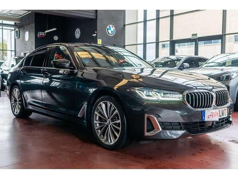 Usado BMW 530e Comfort Edition 292 CV (214 kW) 2021 Gris Berlina