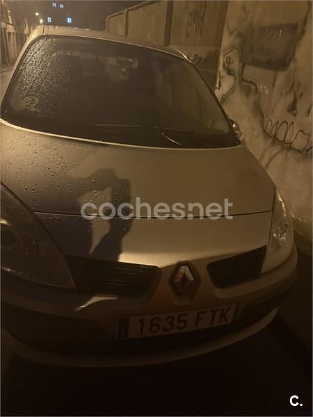 Usado Renault Scénic II Dynamique 130 CV (95 kW) 2007 Beige Monovolumen
