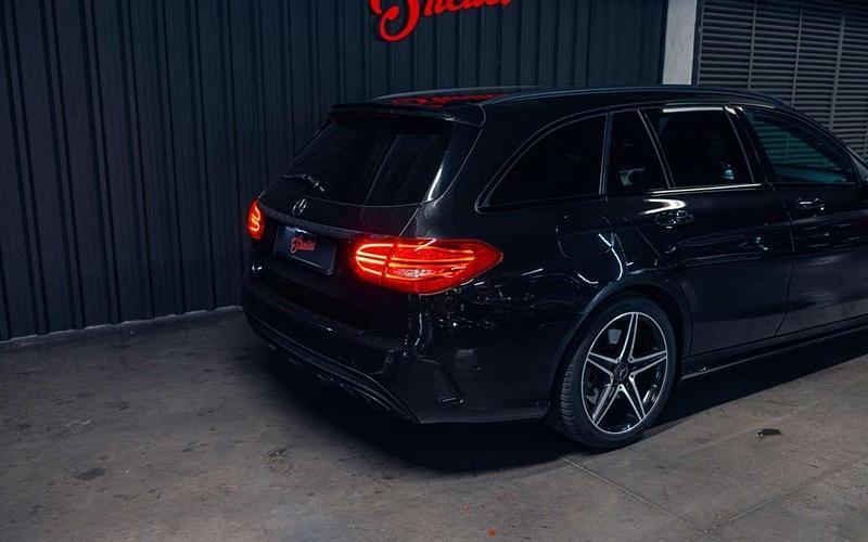 Usado Mercedes C43 AMG AMG 367 CV (269 kW) 2017 Negro Familiar