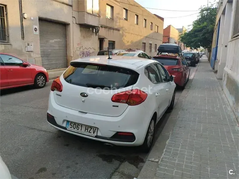 Usado Kia Ceed GT 128 HP (94 kW) 2014 Branco Sedan