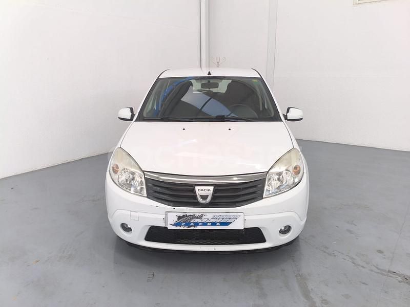 Blanco Usado 2009 Dacia Sandero Lauréate Berlina | 4500 € (Buen precio) - Imagen 1/4