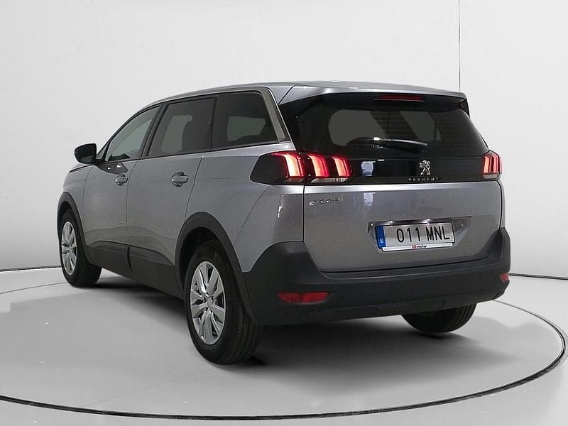 Usado Peugeot 5008 Active 131 CV (96 kW) 2024 Gris SUV