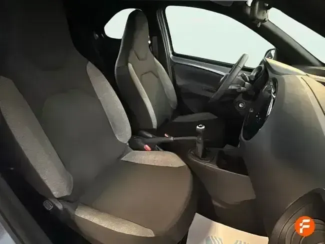 Nuevo Toyota Aygo 72 CV (52 kW) 2025 Gris
