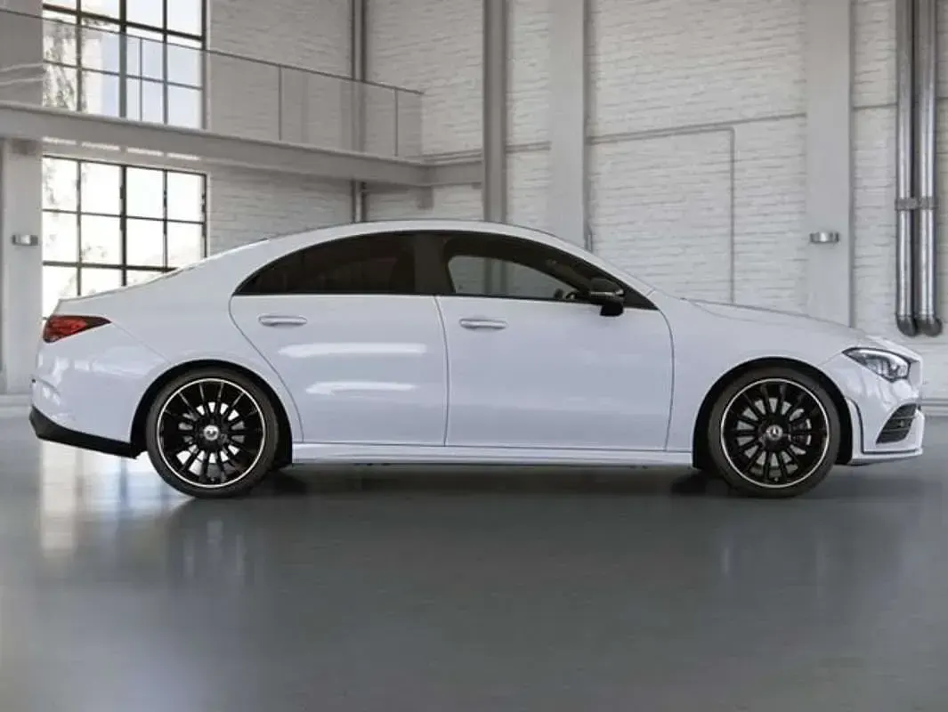 Usado Mercedes CLA220 190 CV (139 kW) 2025 Blanco Coupe
