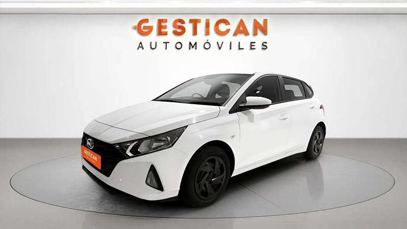 Usado Hyundai i20 84 CV (61 kW) 2021 Blanco Utilitario