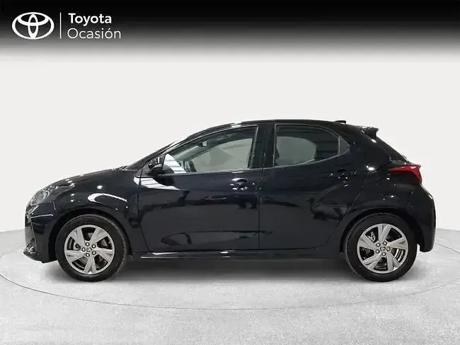 Usado Toyota Yaris Active 116 CV (85 kW) 2025 Negro Utilitario