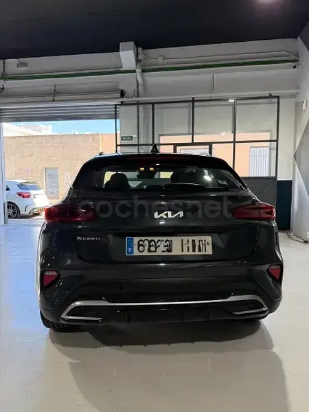 Usado Kia XCeed 100 CV (73 kW) 2024 Negro SUV