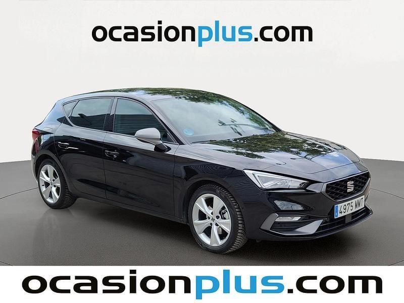 Usado Seat Leon FR 150 CV (110 kW) 2024 Negro Utilitario