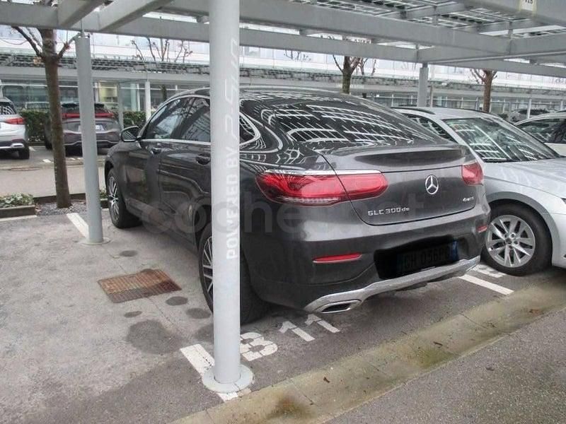Usado Mercedes GLC300e 306 CV (225 kW) 2022 Gris / plata Coupe