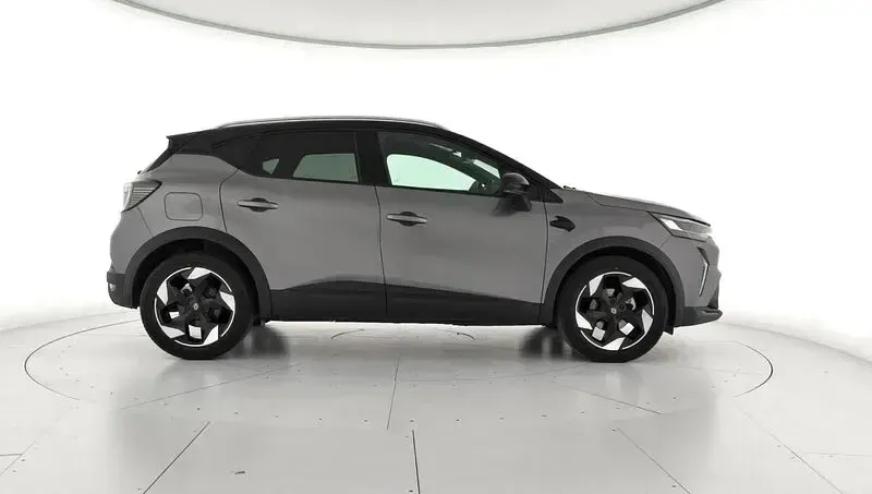 Usado Renault Captur Techno 100 CV (73 kW) 2025 Gris SUV