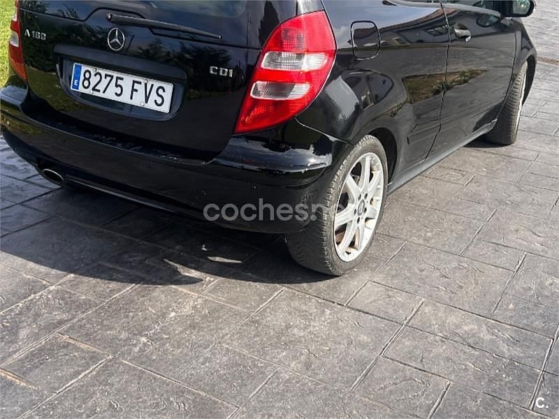 Usado Mercedes A180 Elegance 109 HP (80 kW) 2007 Preto Monovolume