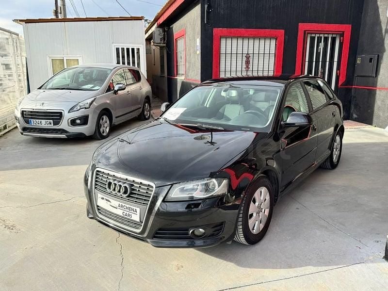 Usado Audi A3 Ambition 105 CV (77 kW) 2012 Negro Utilitario