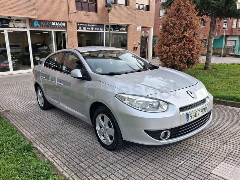 Usado Renault Fluence Dynamique 110 CV (80 kW) 2011 Gris / plata Berlina