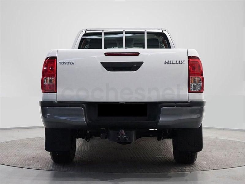 Usado Toyota HiLux 150 CV (110 kW) 2025 Blanco Recogida