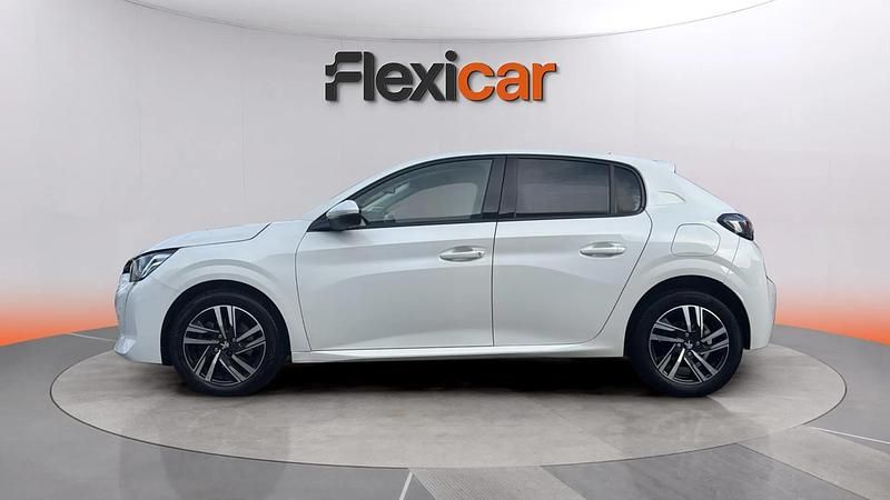 Usado Peugeot 208 Allure 102 CV (75 kW) 2020 Blanco Utilitario