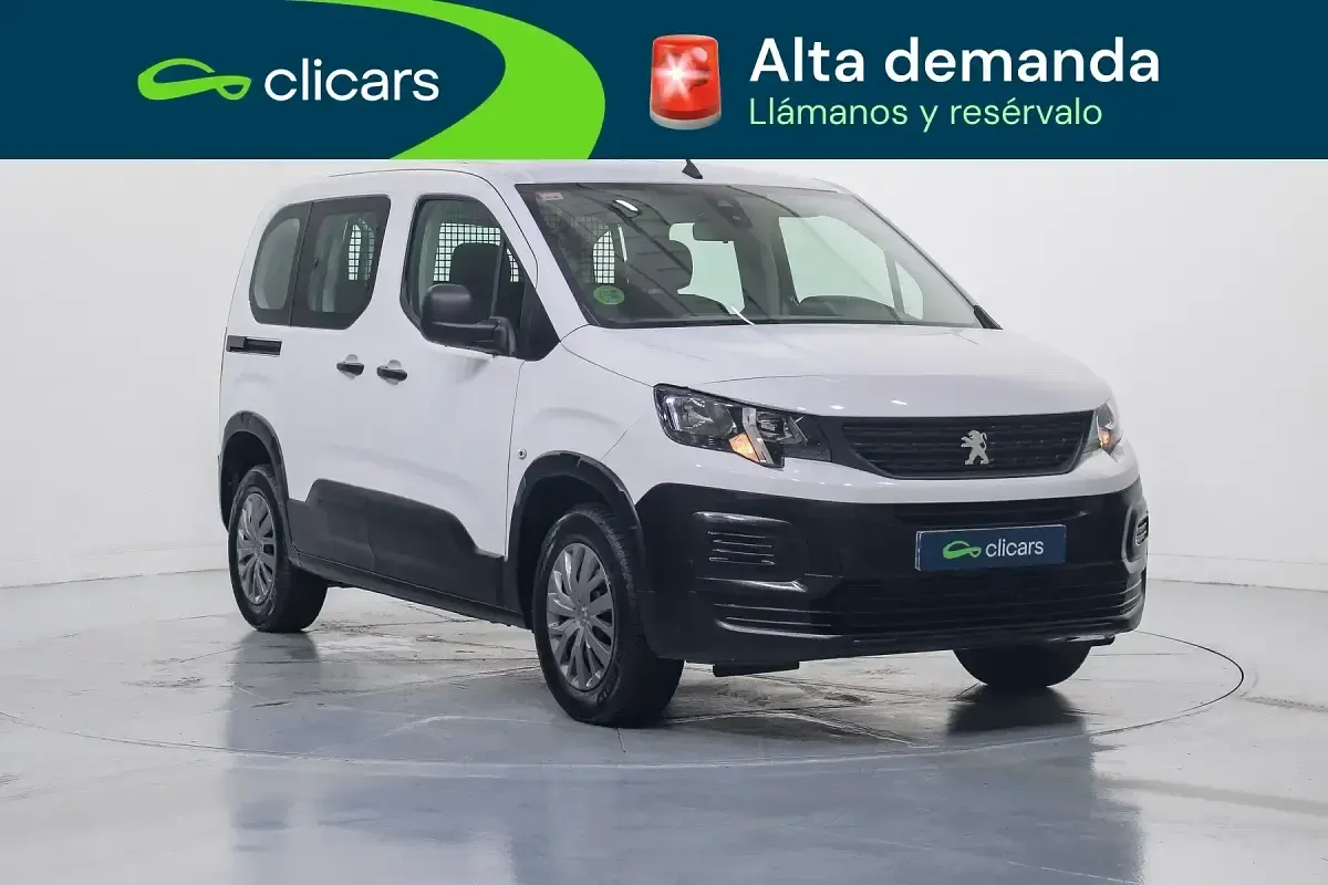 Usado Peugeot Rifter Business-Line 100 CV (73 kW) 2023 Blanco Monovolumen
