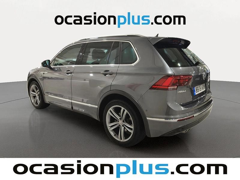 Usado VW Tiguan Sportline 150 CV (110 kW) 2019 Gris SUV