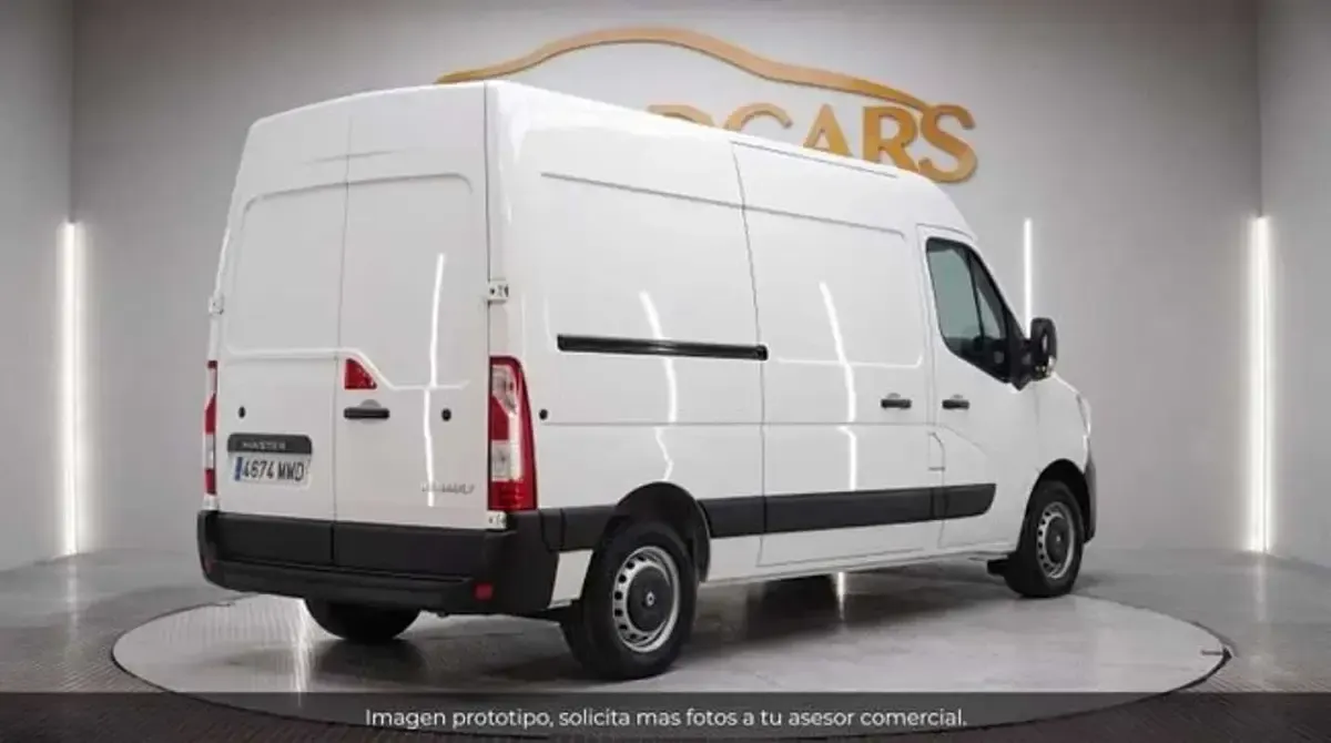 Usado Renault Master 110 CV (80 kW) 2023 Blanco Monovolumen