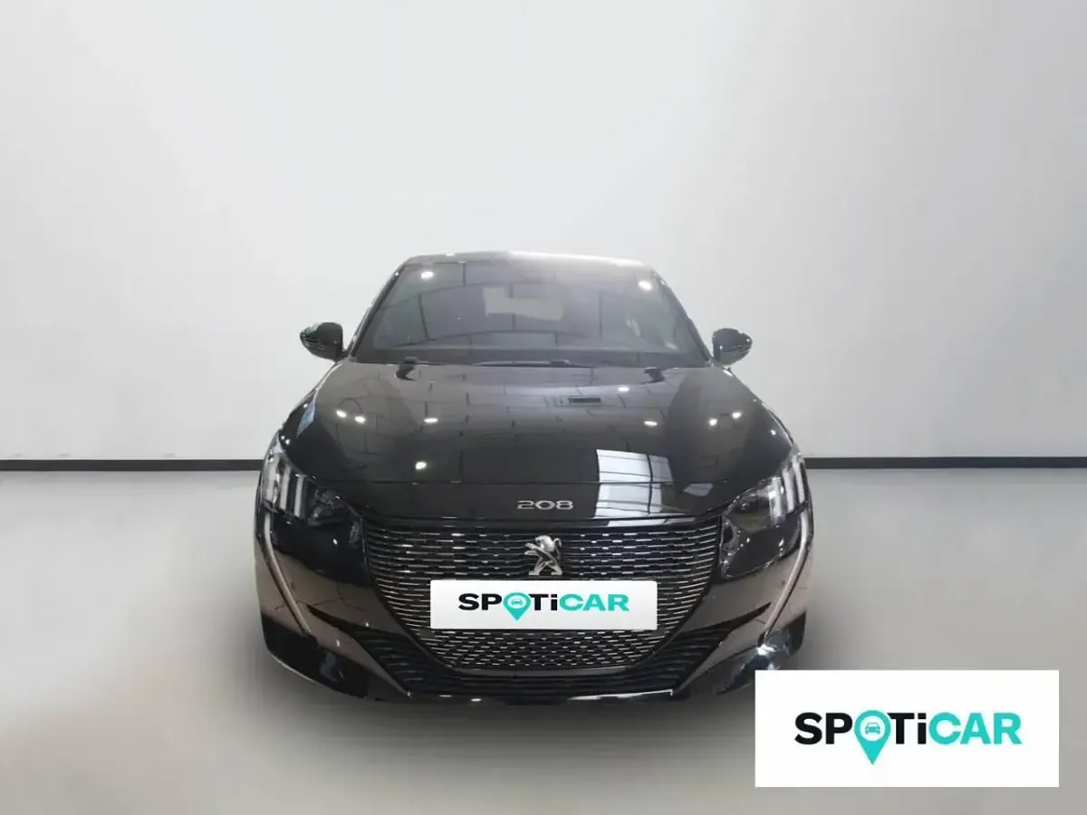 Usado Peugeot 208 GT 100 CV (73 kW) 2023 Negro Utilitario