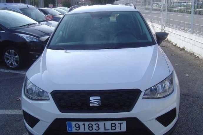 Usado Seat Arona Reference 95 CV (69 kW) 2019 Blanco SUV