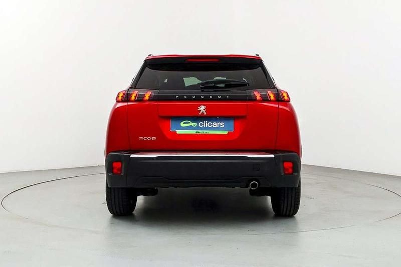 Usado Peugeot 2008 Allure 110 CV (80 kW) 2021 Rojo SUV