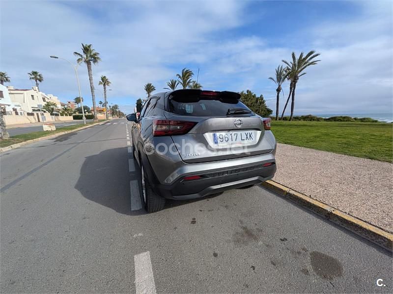 Usado Nissan Juke N-Connecta 114 CV (83 kW) 2022 Gris / plata SUV