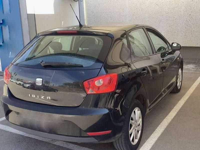 Usado Seat Ibiza Style 105 HP (77 kW) 2013 Preto Citadino