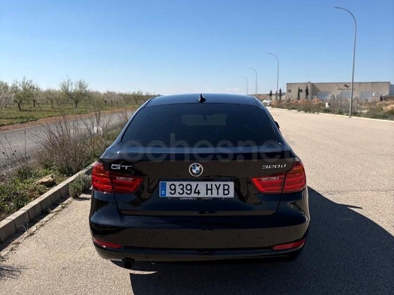 Usado BMW 320 Gran Turismo 184 CV (135 kW) 2014 Negro Berlina