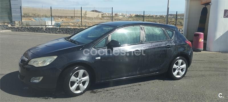Usado Opel Astra Sport 115 CV (84 kW) 2010 Negro Berlina