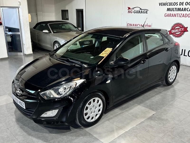 Usado Hyundai i30 90 CV (66 kW) 2013 Negro Berlina