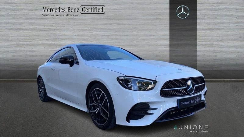 Usado Mercedes E220 AMG line 194 CV (142 kW) 2023 Blanco Coupe