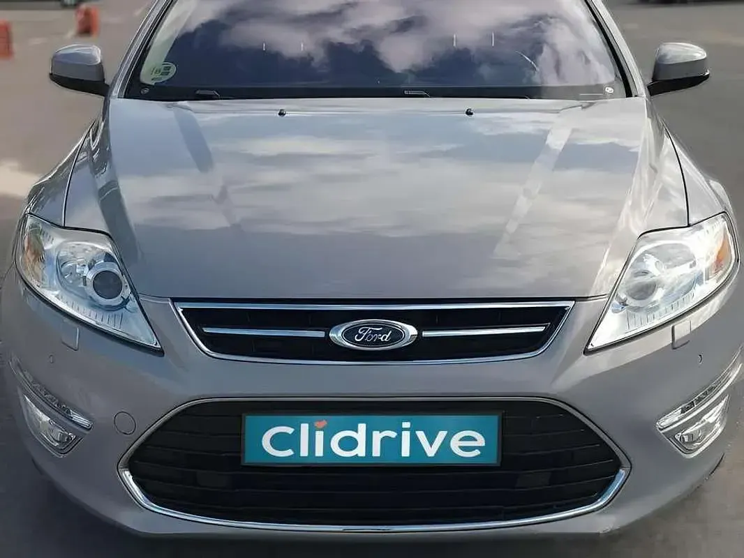 Usado Ford Mondeo Titanium 131 CV (96 kW) 2013 Gris Berlina