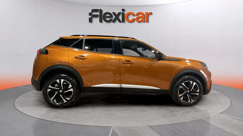Usado Peugeot 2008 Allure 101 CV (74 kW) 2023 Naranja SUV